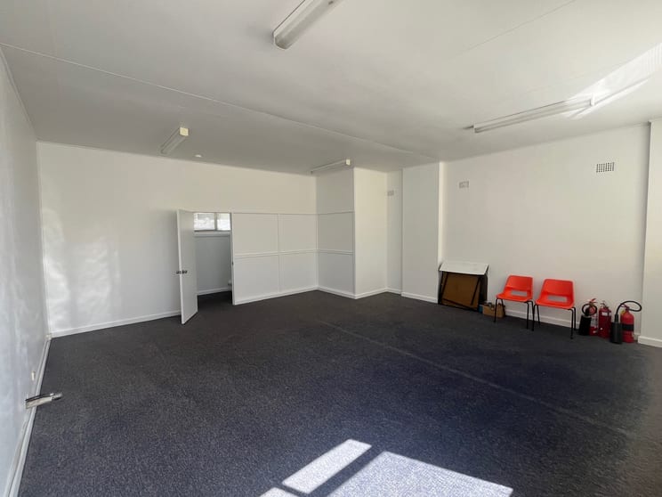 Click to view all images Shop 9/158 Auburn Street Goulburn NSW 2580 - Image 1