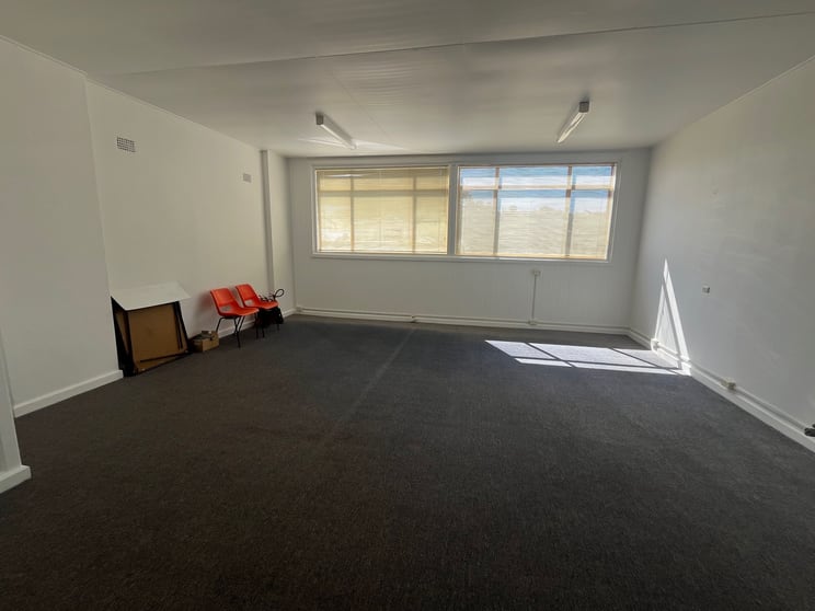 Click to view all images Shop 9/158 Auburn Street Goulburn NSW 2580 - Image 2