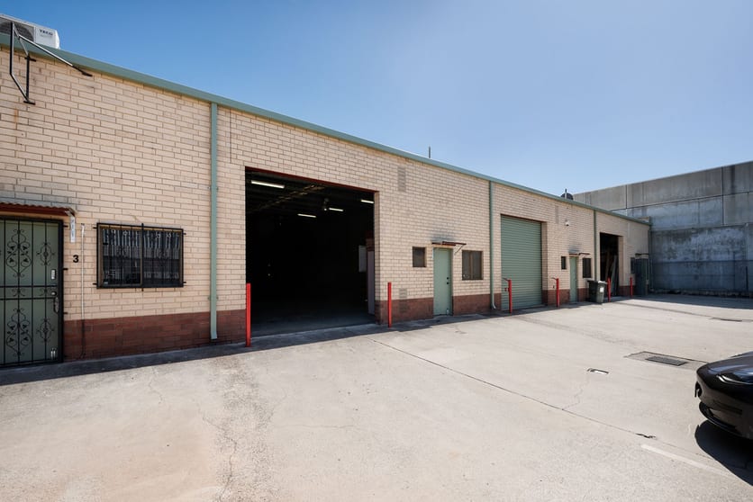 Click to view all images 4/18 Thurso Road Myaree WA 6154 - Image 2