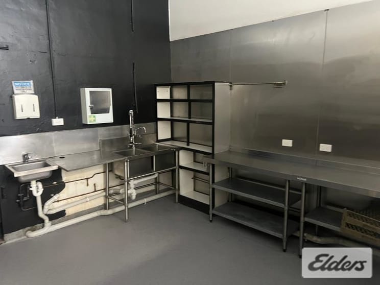 Click to view all images 305 Logan Road Stones Corner QLD 4120 - Image 3