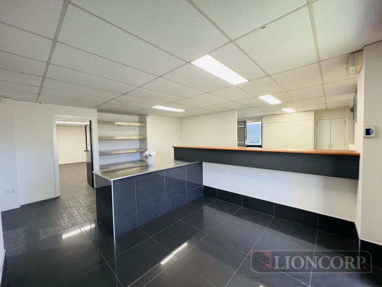 Click to view all images Coopers Plains QLD 4108 - Image 2