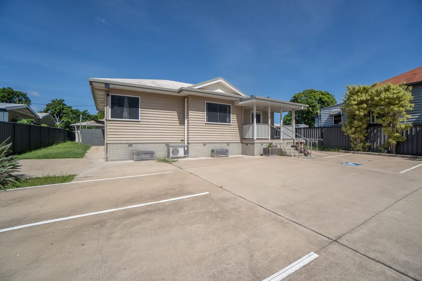 Click to view all images 86 Targo Street Bundaberg South QLD 4670 - Image 2