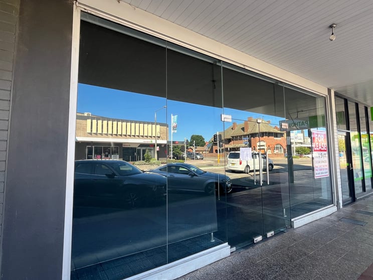 Click to view all images 211 Auburn Street Goulburn NSW 2580 - Image 2