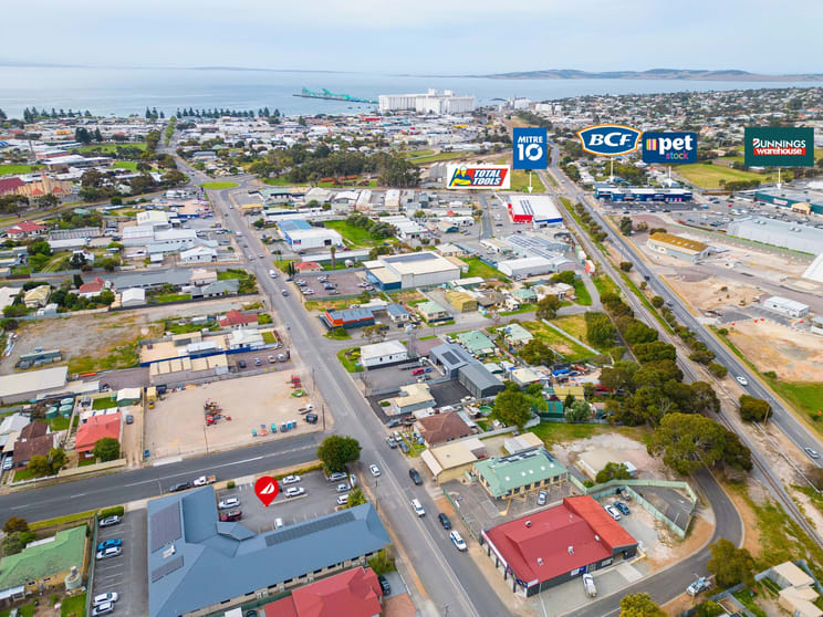 Click to view all images 52 Mortlock Terrace Port Lincoln SA 5606 - Image 3
