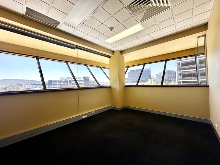 Click to view all images Unit 1 Level 4 17-21 University Avenue City ACT 2601 - Image 3