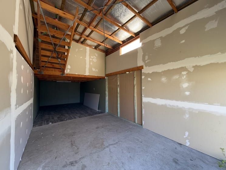 Click to view all images 1/15 Finlayson Street Wollongong NSW 2500 - Image 2