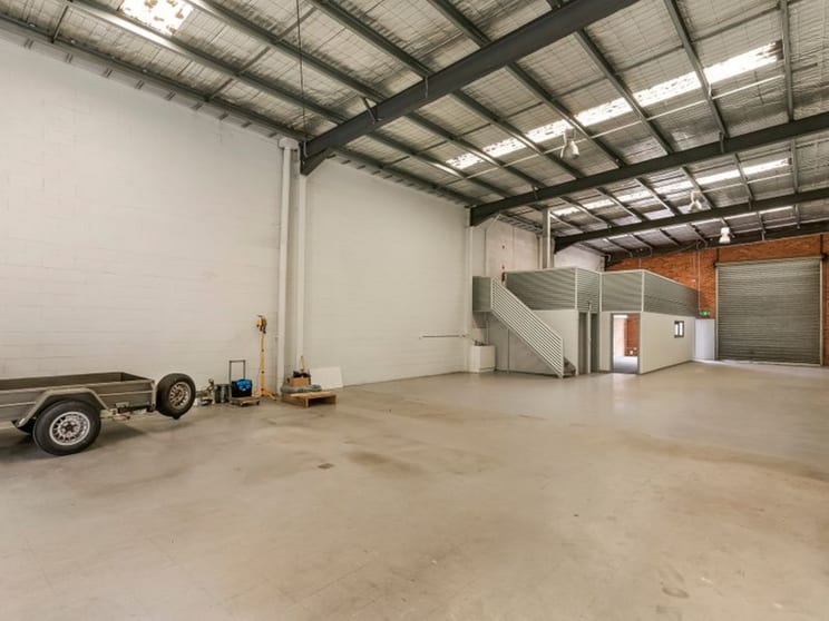 Click to view all images 2/11 Jarrah Drive Braeside VIC 3195 - Image 3