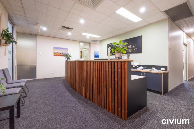 Click to view all images Ground Unit 3/10 Thesiger Court Deakin ACT 2600 - Image 2