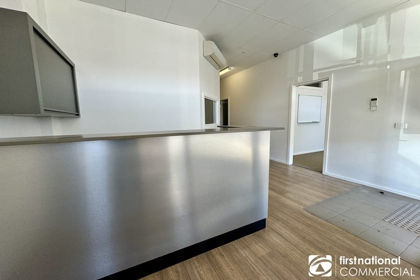Click to view all images 27 Service Street Bairnsdale VIC 3875 - Image 3