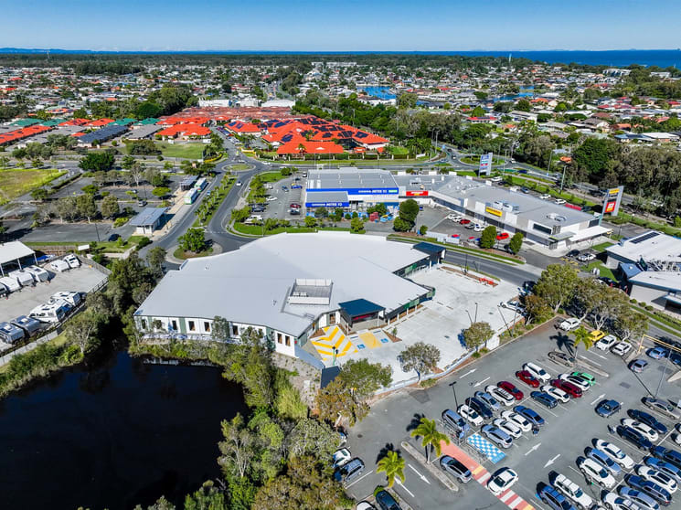 Click to view all images T2/4 Fortune Avenue Bongaree QLD 4507 - Image 1