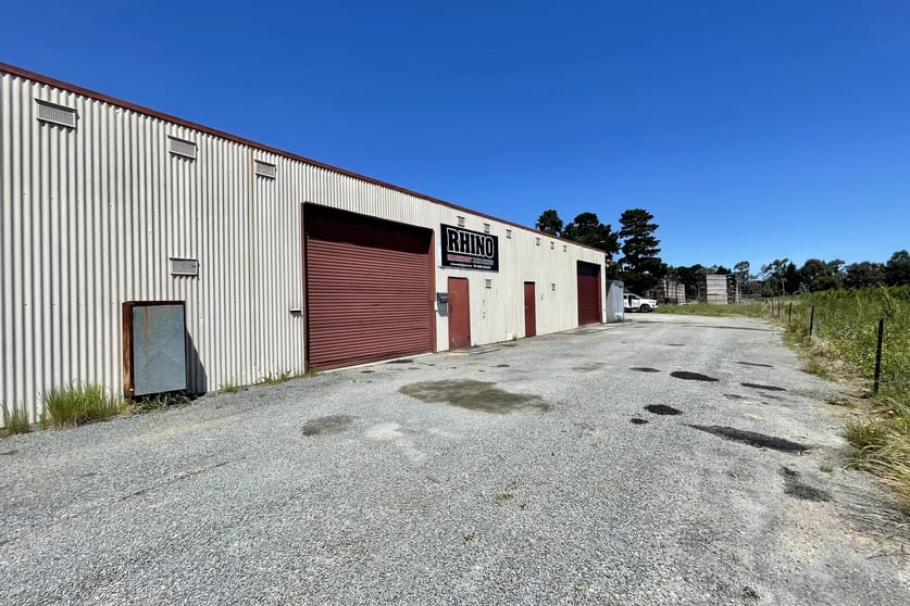 Click to view all images 4/627 Main Street Bairnsdale VIC 3875 - Image 3