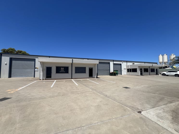 Click to view all images 2/1 Ellemsea Circuit Lonsdale SA 5160 - Image 1