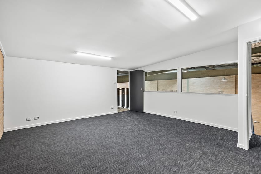 Click to view all images 5/6-8 Ralph Black Drive North Wollongong NSW 2500 - Image 3