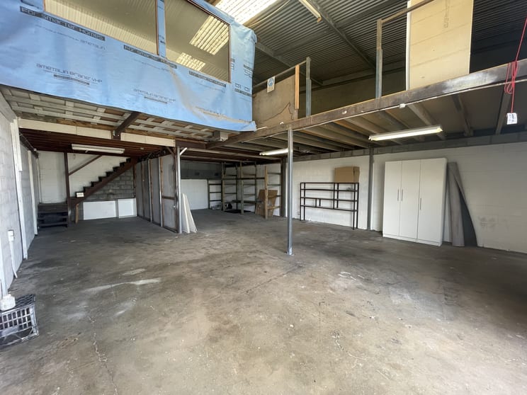 Click to view all images 2/53 Meadow Avenue Coopers Plains QLD 4108 - Image 2
