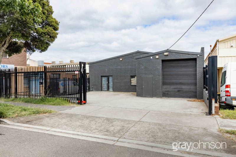 Click to view all images 18 Cottage Street Blackburn VIC 3130 - Image 1