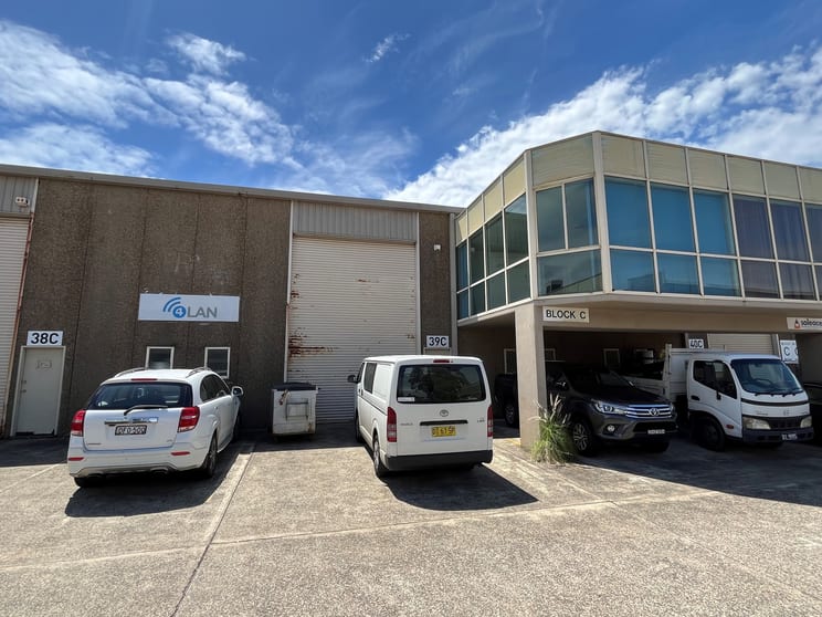 Click to view all images 39C/1-3 Endeavour Road Caringbah NSW 2229 - Image 1