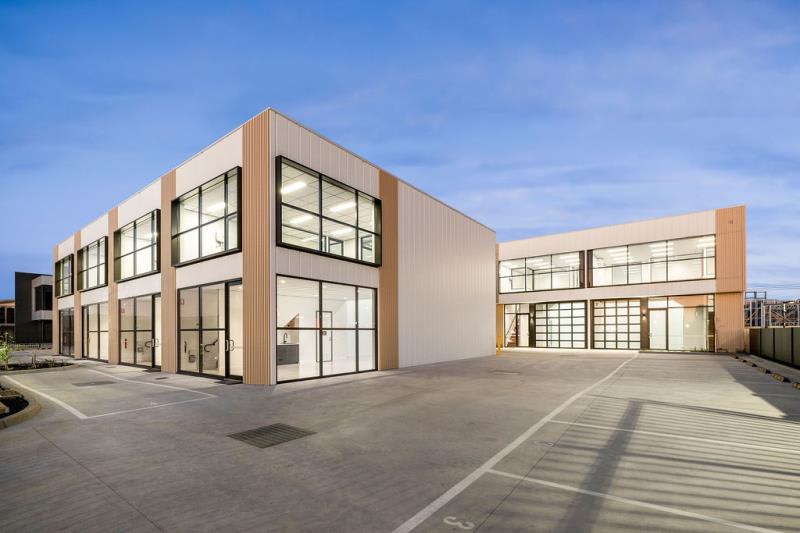Click to view all images Unit 6, 12-14 Robbins Circuit Williamstown VIC 3016 - Image 2