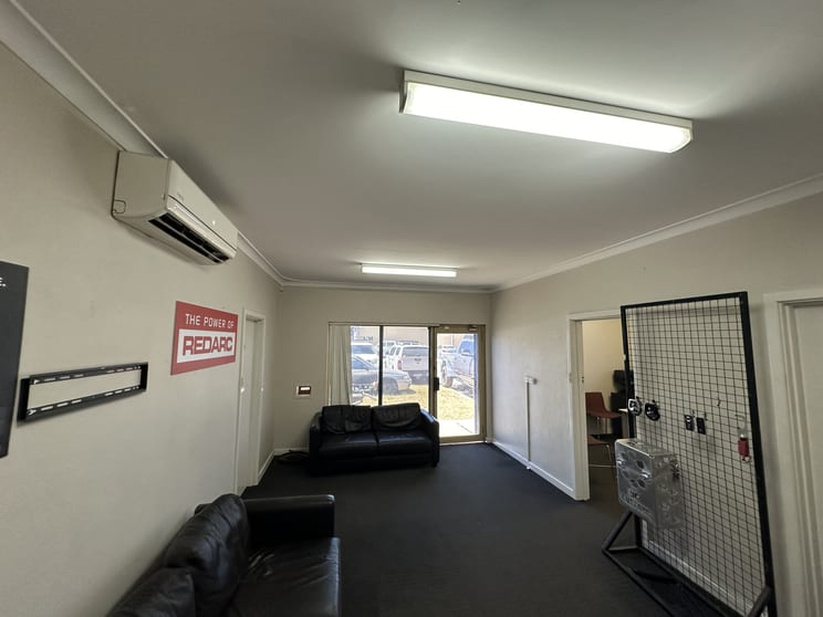 Click to view all images 10 Goongarrie Street Bayswater WA 6053 - Image 3