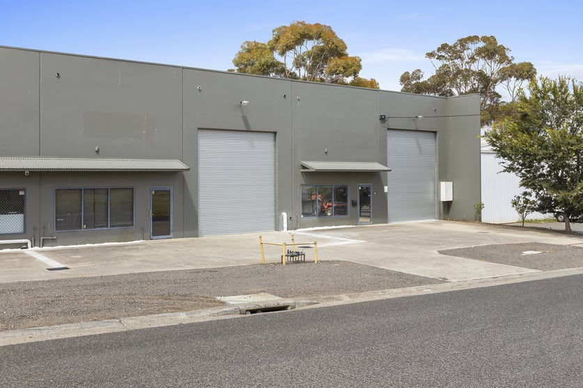 Click to view all images 2-3/6-8 Surrey Street Norlane VIC 3214 - Image 2