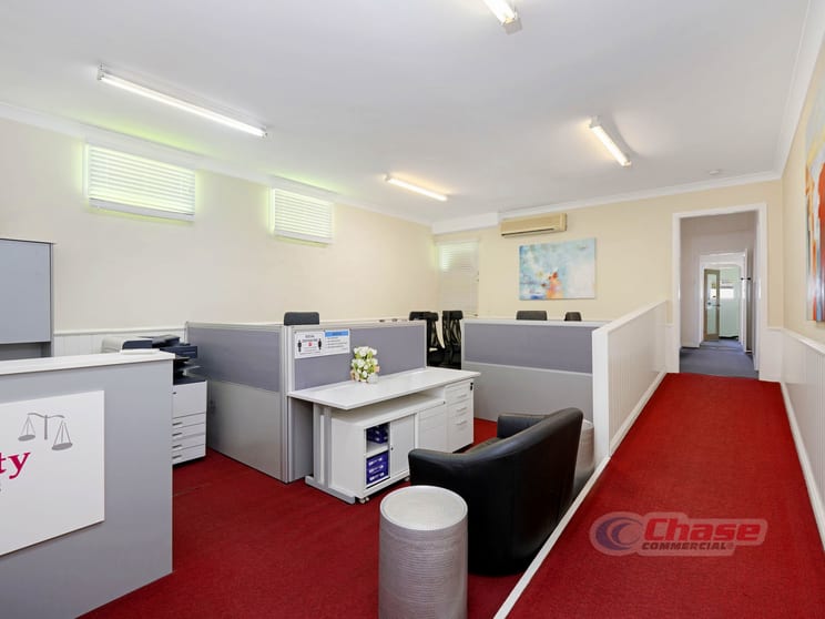 Click to view all images 87 Days Road Grange QLD 4051 - Image 3