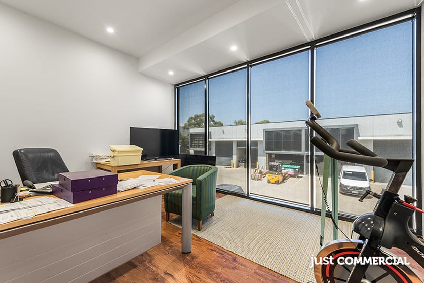Click to view all images 10/188 Chesterville Road Moorabbin VIC 3189 - Image 3