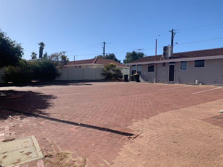 Click to view all images 22 Banks Avenue Hillarys WA 6025 - Image 2