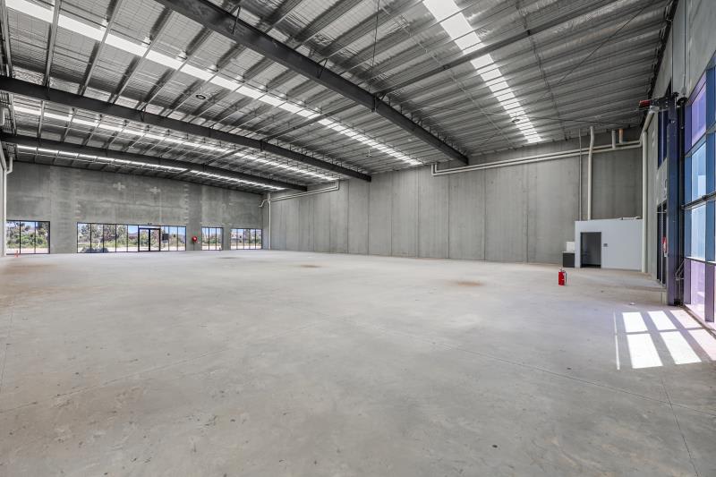 Click to view all images 276 Leakes Road Truganina VIC 3029 - Image 2