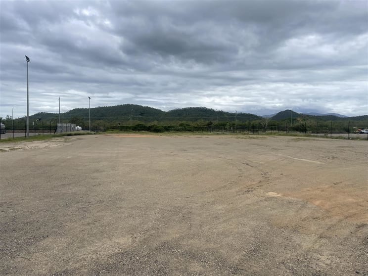 Click to view all images 10A Kupfer Drive Roseneath QLD 4811 - Image 2