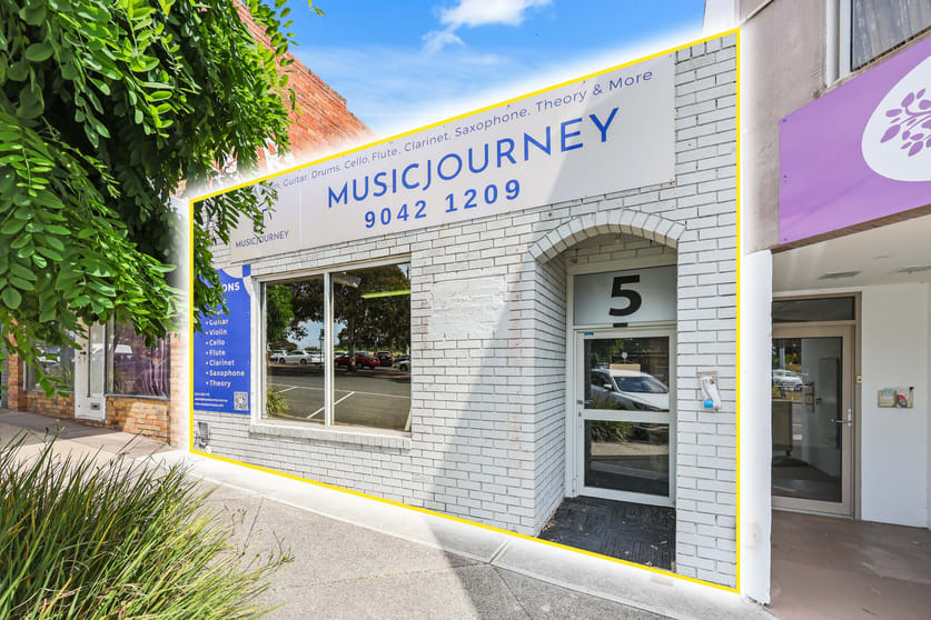 Click to view all images 5 Windsor Avenue Mount Waverley VIC 3149 - Image 2