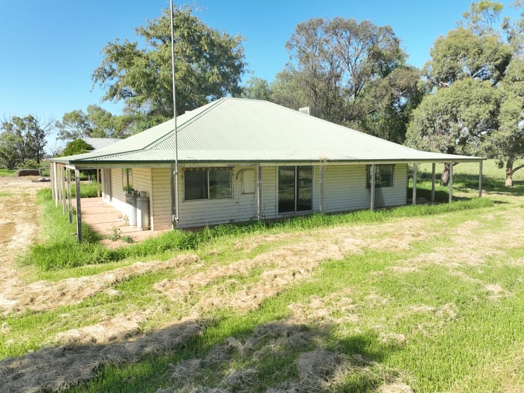Click to view all images 460 Boundary Road Mundoona VIC 3635 - Image 2