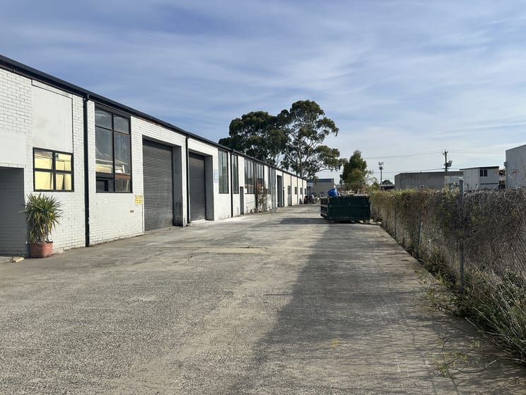 Click to view all images 4/14-16 Bond Street Mordialloc VIC 3195 - Image 1