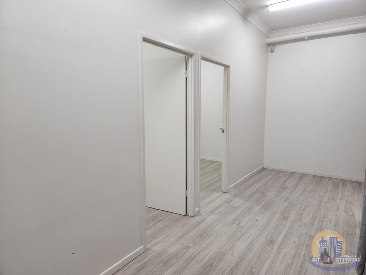 Click to view all images 3/33 Zunker Street Burnett Heads QLD 4670 - Image 1