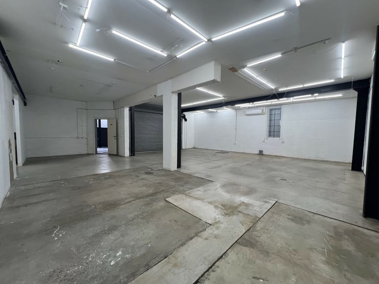 Click to view all images Ground Floor/176-178 Cope Street Waterloo NSW 2017 - Image 3