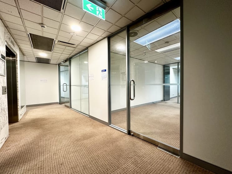 Click to view all images Suite 3 Level 3 24 Marcus Clarke Street City ACT 2601 - Image 2