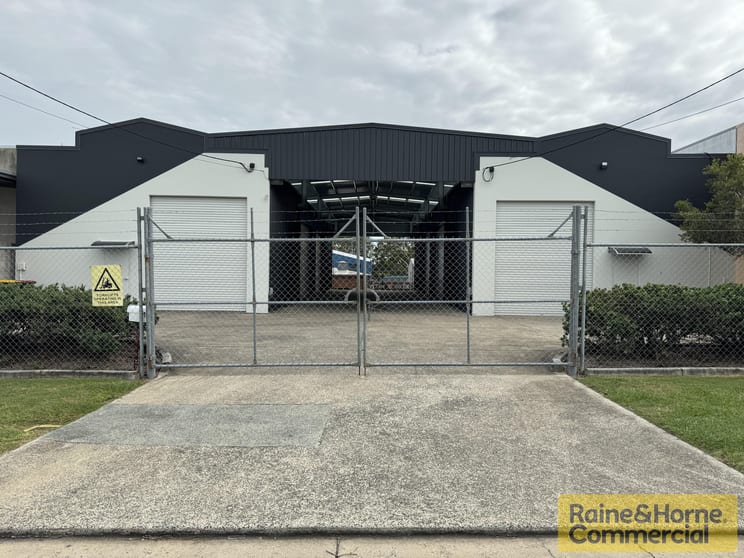Click to view all images 41 & 43 Filmer Street Clontarf QLD 4019 - Image 1