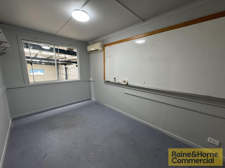 Click to view all images 41 & 43 Filmer Street Clontarf QLD 4019 - Image 3