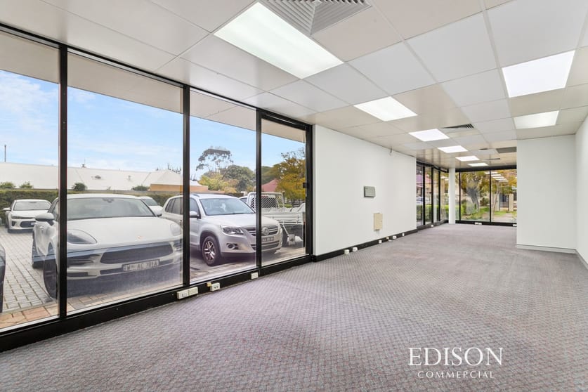 Click to view all images 2/183 Scarborough Beach Road Mount Hawthorn WA 6016 - Image 1