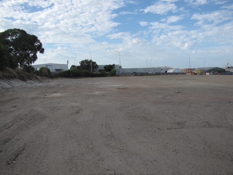 Click to view all images 33 KEW STREET Welshpool WA 6106 - Image 2