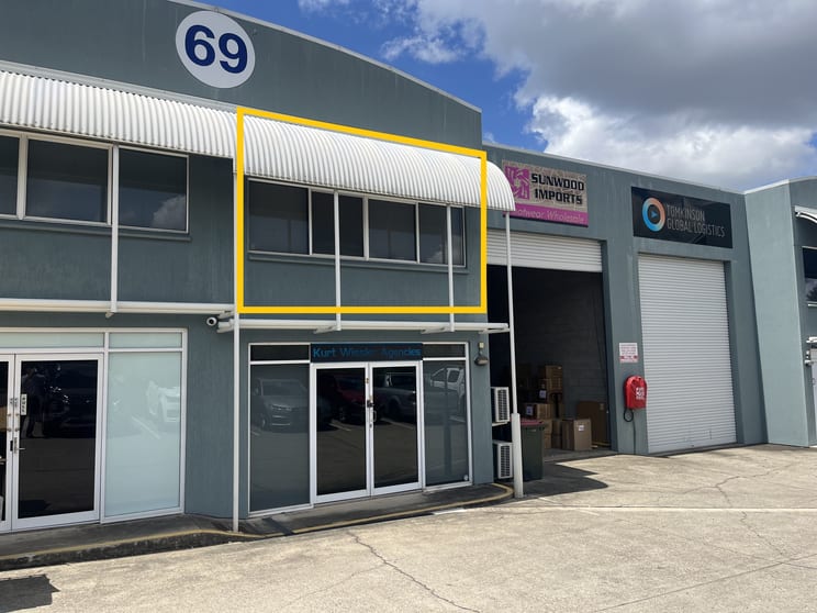 Click to view all images 2B/69 Secam Street Mansfield QLD 4122 - Image 1