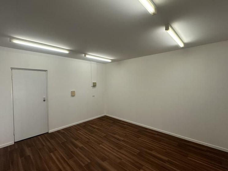 Click to view all images Suite/24-26 Main Street Tamborine Mountain QLD 4272 - Image 2