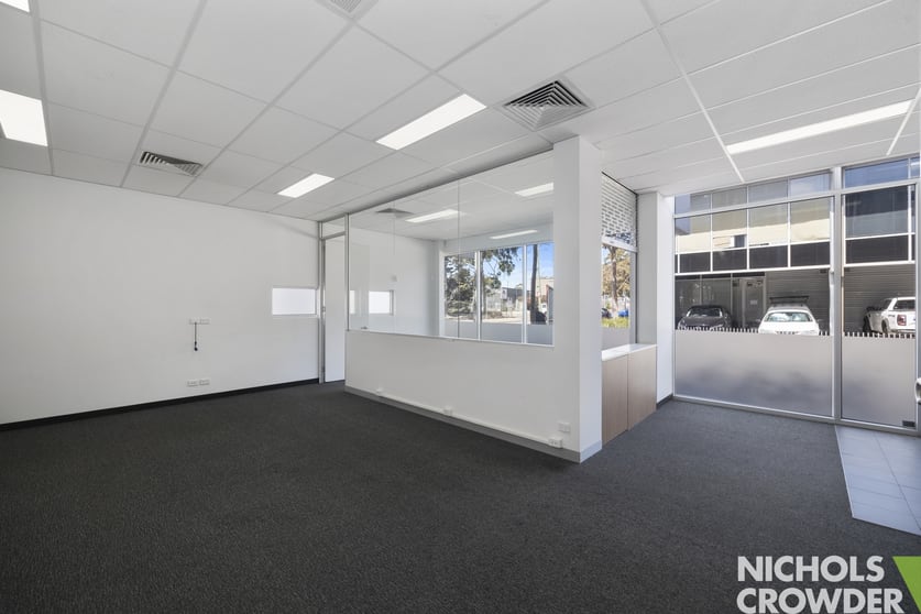 Click to view all images 125/9 Hall Street Port Melbourne VIC 3207 - Image 2