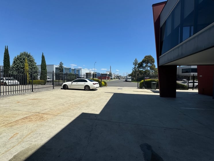 Click to view all images 24 Deans Court Dandenong VIC 3175 - Image 3