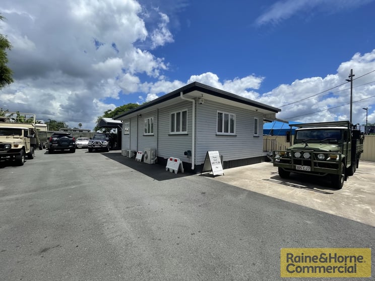 Click to view all images 624 Gympie Road Lawnton QLD 4501 - Image 1