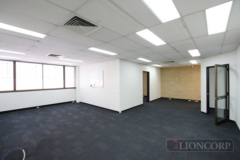 Click to view all images Upper Mount Gravatt QLD 4122 - Image 1