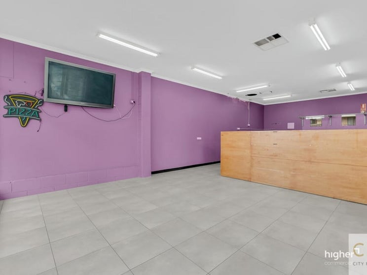 Click to view all images 2/9-29 Desmond Avenue Pooraka SA 5095 - Image 3