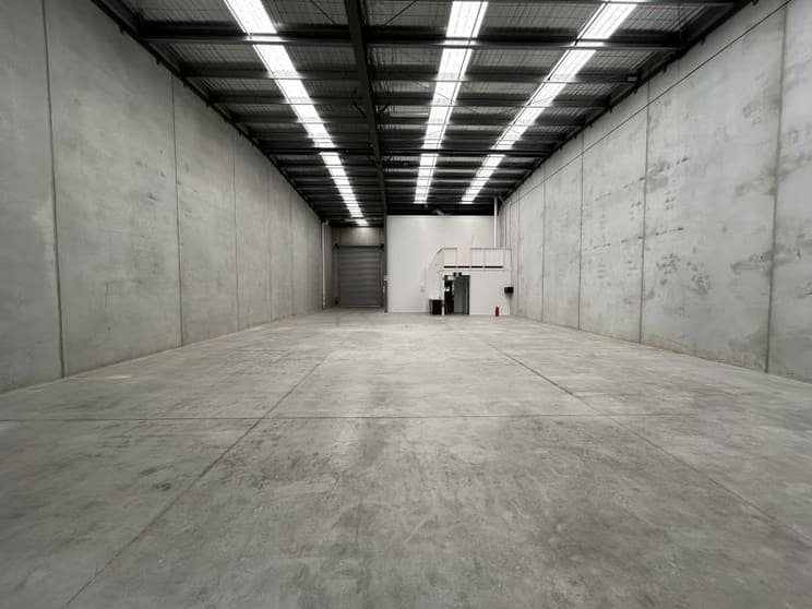 Click to view all images Unit 3/174-186 Atlantic Drive Keysborough VIC 3173 - Image 2
