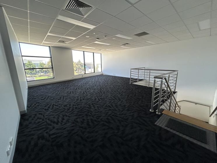 Click to view all images Unit 3/174-186 Atlantic Drive Keysborough VIC 3173 - Image 3
