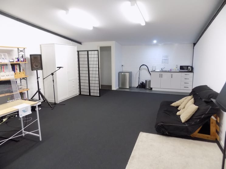Click to view all images 4b/1-3 Bricker Street Cheltenham VIC 3192 - Image 3