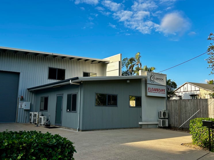 Click to view all images Lvl 1/30 Magazine Street Stratford QLD 4870 - Image 1