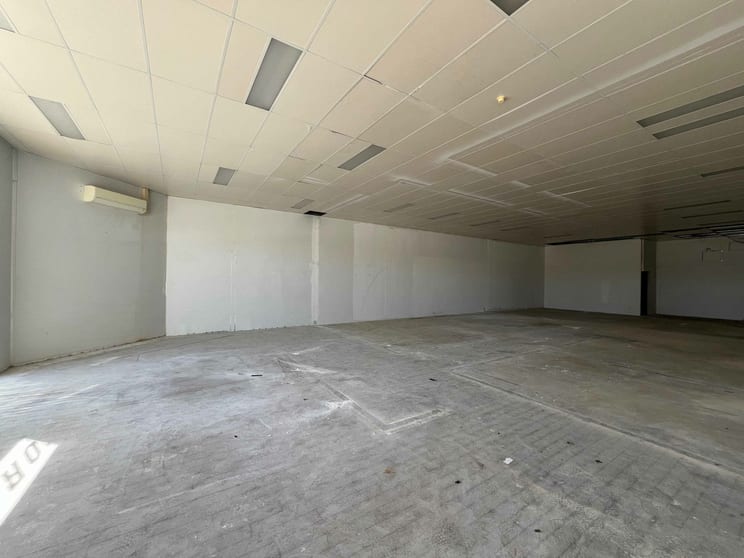 Click to view all images nit 2/1808 Albany Highway Kenwick WA 6107 - Image 2